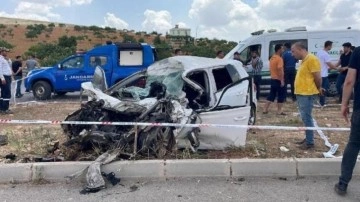 Otomobille kamyon &ccedil;arpıştı: 1 &ouml;l&uuml;, 1 yaralı