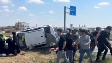 Otomobiller kavşakta çarpıştı; 5 yaralı