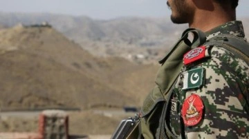 Pakistan-Afganistan sırında çatışma!