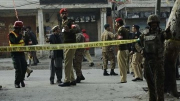 Pakistan’da askeri araca bombalı saldırı! Hindistan'a tepki