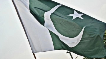 Pakistan'da çöken binada ölü sayısı 16'ya çıktı