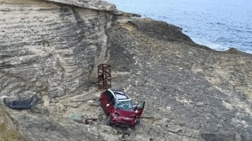 Pembe Kayalar'da korkunç kaza: El frenini unutunca aşağı uçtular
