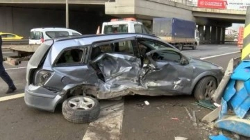 Pendik TEM'de otomobil bariyere &ccedil;arptı: 1'i bebek 5 yaralı