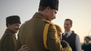 Pera Palas'ta Gece Yarısı dizisinde Atatürk'ü canlandıran oyuncu Hakan Dinçkol çıktı