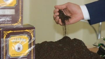 Pes dedirten sahtekarlık! 100 TL'ye satılan &ccedil;ay paketlerinin i&ccedil;inden bakın ne &ccedil;ıktı