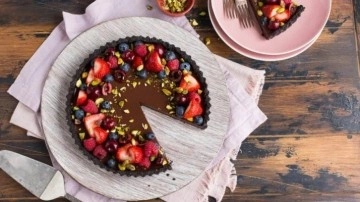 Pişmeyen &ccedil;ikolatalı tart tarifi, nasıl yapılır?