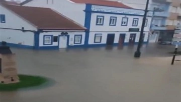 Portekiz'de sel felaketi! Ölüler var