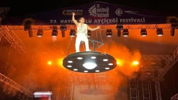 Rapçi Çakal'a konserde havalı tüfekli saldırı: İşte o anlar!