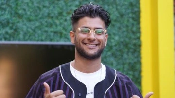 Reynmen'den 'Renklensin' şarkısının İslami versiyonu! Sosyal medyada g&uuml;ndem oldu