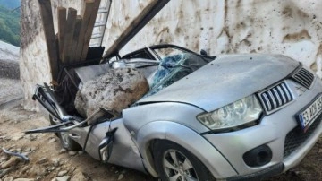 Rize'de kamyonetin üzerine kaya düştü! Acı haber geldi