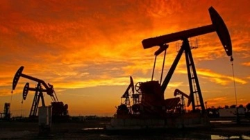 Rusya'nın petrol ve doğalgaz gelirlerinde büyük düşüş: 9,8 milyar dolar geriledi!