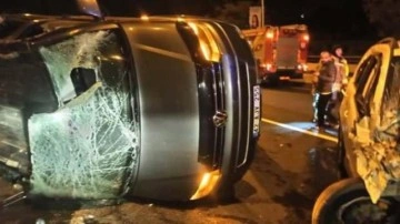 Saadet Partili &uuml;yeleri taşıyan minib&uuml;s devrildi: &Ccedil;ok sayıda yaralı var
