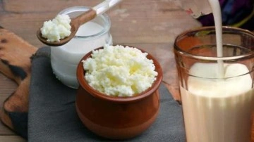 Sabah a&ccedil; karnına ve yatmadan &ouml;nce gece kefir i&ccedil;menin faydaları nedir? Her g&uuml;n kefir i&ccedil;mek...