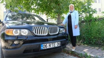 Sadece plakası için bu aracı aldı: Gören dönüp tekrar bakıyor! "06 RTE 06" Sivas'ta