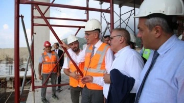 Sağlık Bakanı, Rize Şehir Hastanesi inşaatında: 993 tane izolatör var