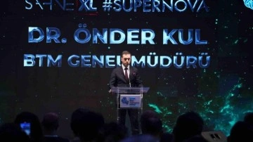 Sahne XL etkinliğinde ’Supernova’ temasıyla 13 girişimci sahne aldı