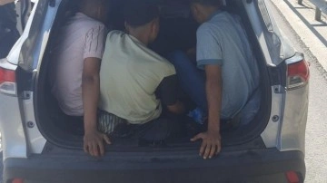 Sakarya’da bir otomobilde 9 kaçak göçmen yakalandı