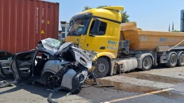 Sancaktepe TEM Otoyolu'nda zincirleme kaza: 2 yaralı