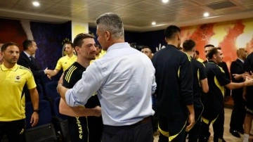 Saran, sarı-lacivertli futbolcularla bir araya geldi