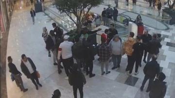 Sarıyer’de milli yıldıza silah çekip şemsiye fırlattılar