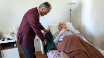 Şimdi devletin şefkatli ellerinde... Başkan Aktaş&rsquo;tan Sayide teyze s&uuml;rpriz ziyaret
