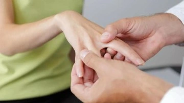 Sol el-parmak uyuşması neden olur, kalp krizi habercisi mi? Sol el parmak u&ccedil;larında karıncalanma