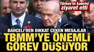 Son Dakika: Bahçeli, Türkeş'in kabrini ziyaret etti! Dikkat çeken yeni anayasa mesajı