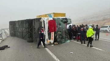 Son Dakika... Malatya'da korkunç kaza. Yolcu otobüsü devrildi: Ölü ve yaralılar var