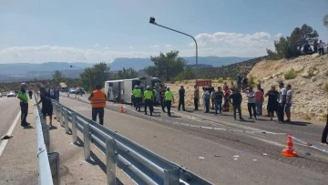 Son dakika: Otobüs ile kamyon çarpıştı, ölü ve yaralılar var!