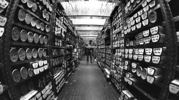 Sony eski şarkıları dijital ortama d&ouml;n&uuml;şt&uuml;rd&uuml;kleri i&ccedil;in Internet Archive'a dava a&ccedil;tı!