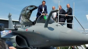 Sosyal medyadan AB'ye "uçak alın" çağrısı! Macron'dan manidar paylaşım
