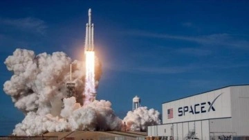 SpaceX 36 saatte 3 kez Falcon 9 roketini kullandı