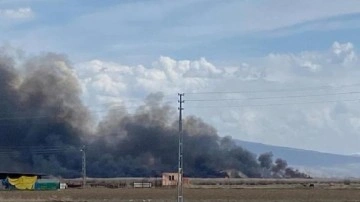 Sultan Sazlığı Milli Parkı'ndaki yangın 15 saatte s&ouml;nd&uuml;r&uuml;ld&uuml;