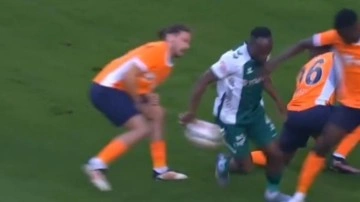 Süper Lig ekibi hakeme isyan etti! 'Türk futbolunda bugün elle asist yapıldı'