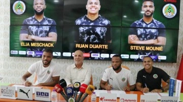 Süper Lig ekibi transfer son gününde üç oyuncuyu kadrosuna kattı