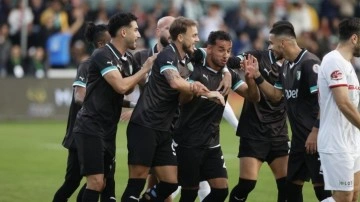 Süper Lig yolunda kritik kapışma! 10 kişi kalan rakiplerini dağıttılar