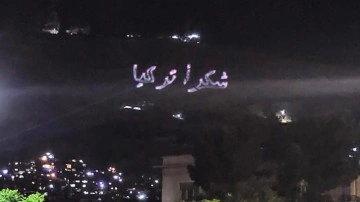 Suriye'den, Türkiye'ye anlamlı jest: Kasyun Dağı'na yansıtıldı