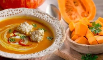 S&uuml;tl&uuml; bal kabağı &ccedil;orbası nasıl yapılır? Bal kabağı &ccedil;orbası tarifi...