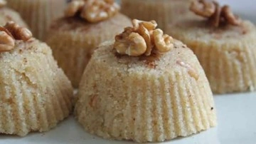 S&uuml;tl&uuml; irmik tatlısı tarifi! Kolay, tam &ouml;l&ccedil;&uuml;l&uuml; s&uuml;tl&uuml; irmik helvası