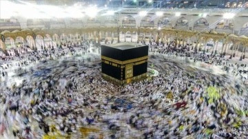 Suudi Arabistan'dan açıklama! 75 bini aşkın hacı adayı geri gönderildi