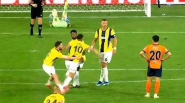 Tadic sahada çılgına döndü! Talisca ve Tadic arasında gerginlik