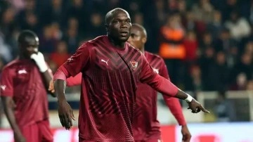 Takımı küme düşmüştü! Bitime 4 hafta kala Aboubakar sürprizi