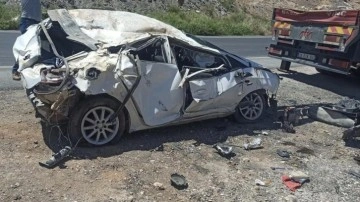 Takla atan otomobilden fırladı: 1 ölü, 1 ağır yaralı
