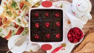 Tam &ouml;l&ccedil;&uuml;l&uuml; ve en iyi: Islak kek tarifi