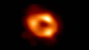 Tarihi g&uuml;n: Galaksimizin merkezindeki kara delik ilk defa g&ouml;r&uuml;nt&uuml;lendi