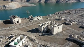 Tarihi yerleşim baraj sularının çekilmesiyle gün yüzüne çıktı