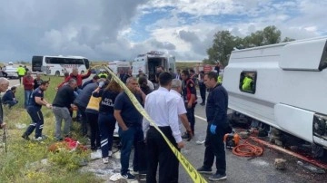 Taziye evinden dönen otobüs şarampole devrildi: 2 ölü, 15 yaralı