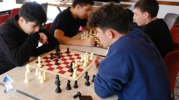 TDV’nin ‘5x2 Yaz Okulu’ ve ‘Genç Akademi Yaz Okulu’ başlıyor
