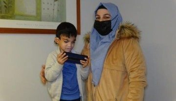 Tek b&ouml;brekle doğdu, o da iflas etti! 7 yaşındaki &ccedil;ocuk annesinin b&ouml;breğiyle hayata tutundu