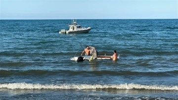 Tekne alabora oldu: 5 vatandaş denize düştü